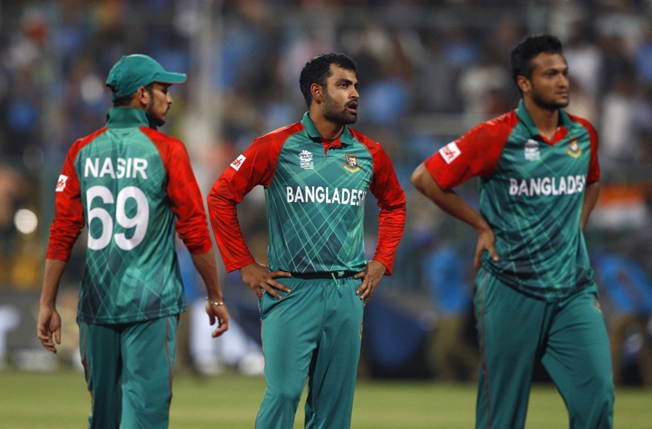 Bangldesh players are dejected after their narrow loss to India, India v Bangladesh, World T20 2016, Group 2, Bangalore, March 23, 2016