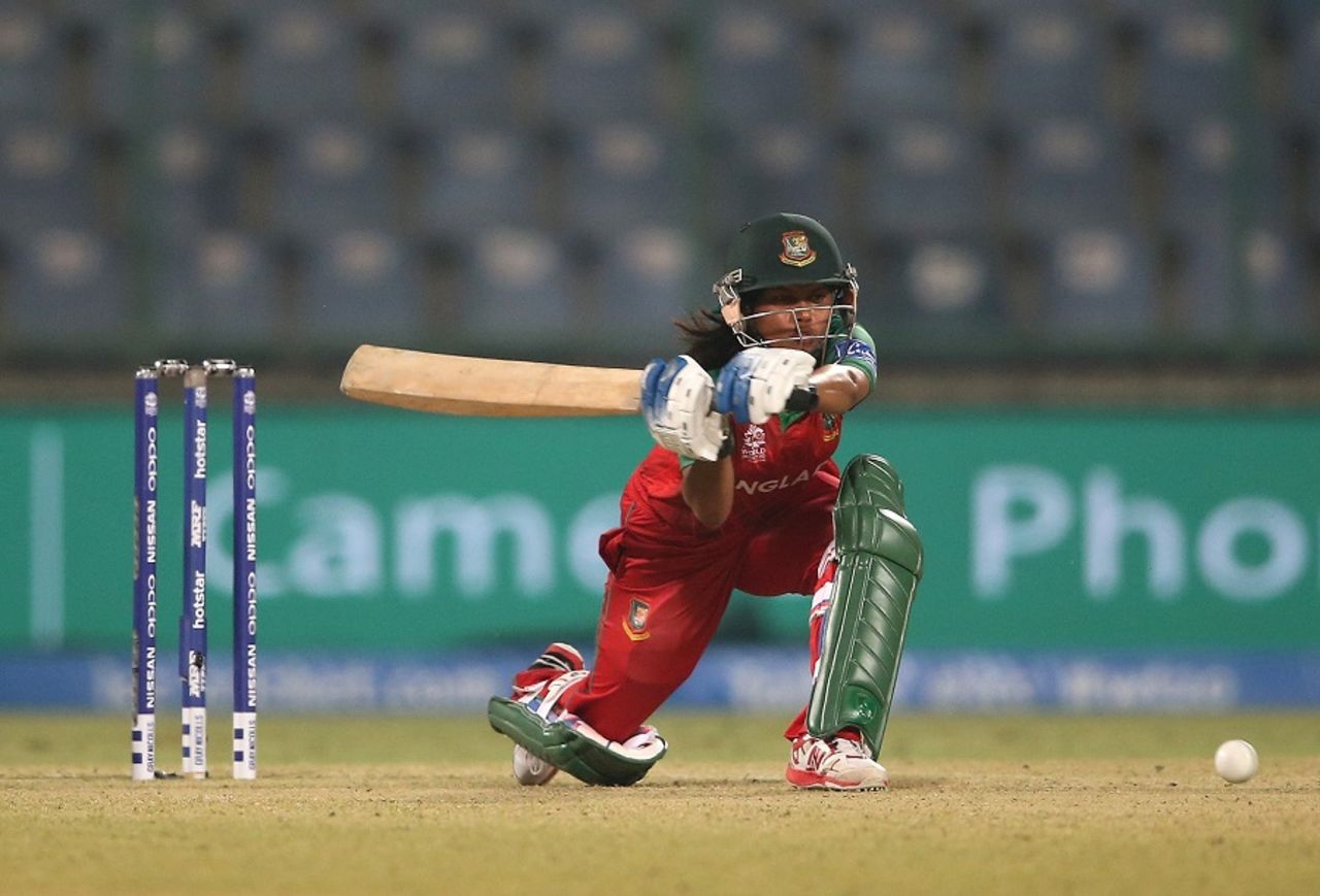 Sharmin Akhter sweeps the ball, Bangladesh v Pakistan, Women's World T20 2016, Group B, Delhi, March 24, 2016