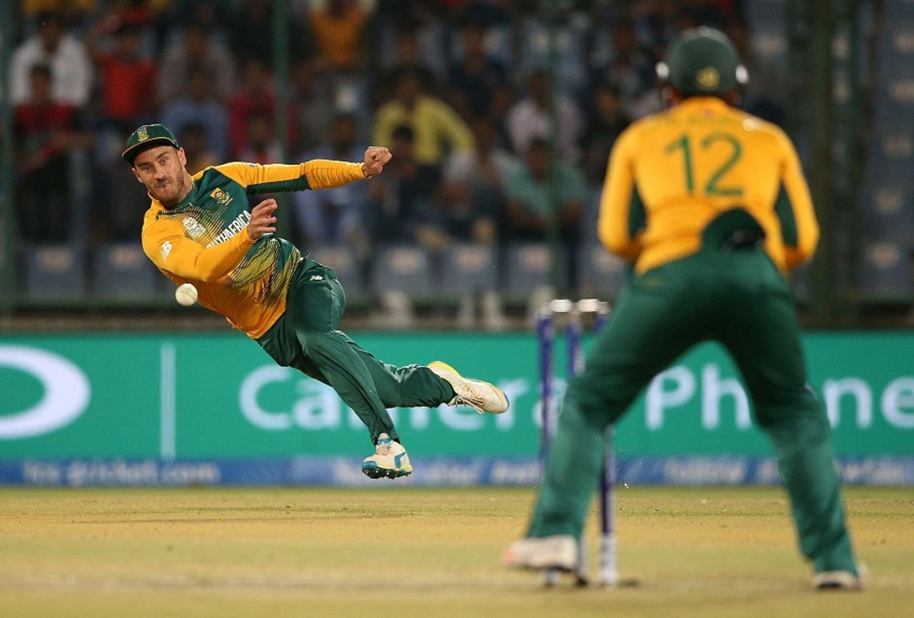 Faf du Plessis sends a throw down to wicketkeeper Quinton de Kock, South Africa v Sri Lanka, World T20 2016, Group 1, Delhi, March 28, 2016