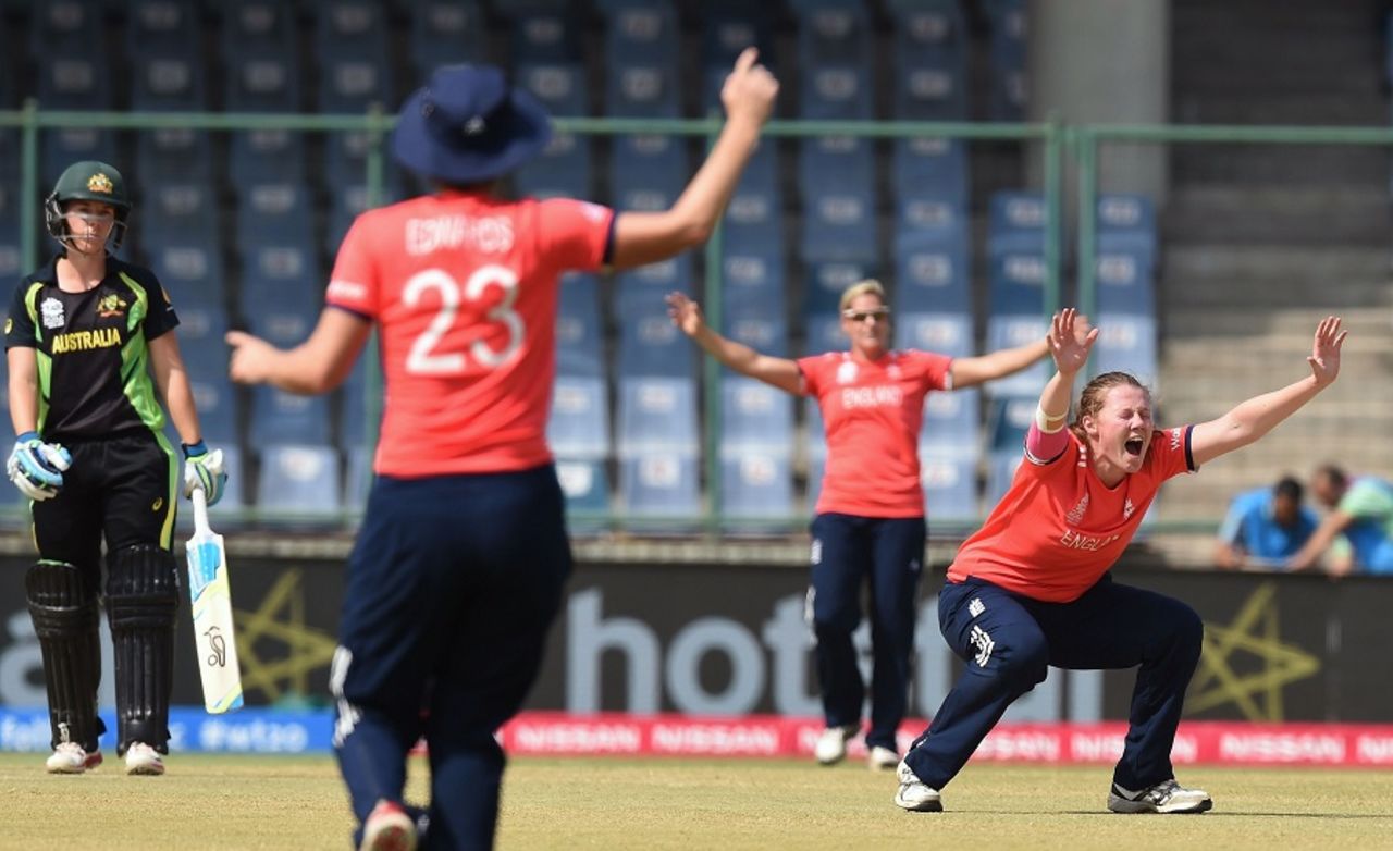 Anya Shrubsole appeals for an lbw against Ellyse Perry, Australia v England, Women's World T20 2016, 1st semi-final, Delhi, March 30, 2016