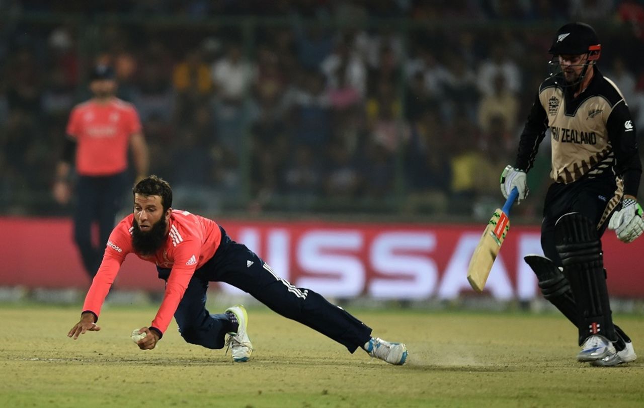 Moeen Ali throws himself forward to stop the ball, England v New Zealand, World T20, Semi-final, Delhi, March 30, 2016