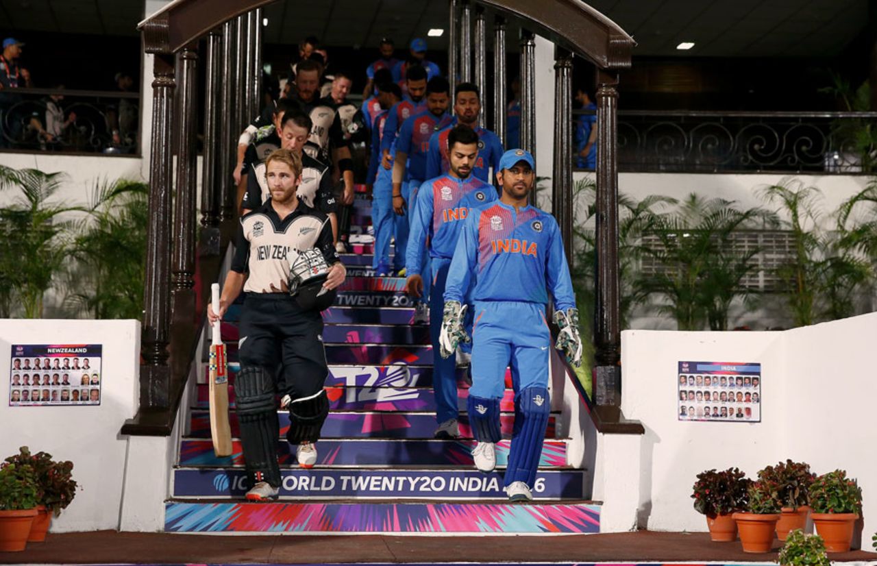 New Zealand and India make their way out for the Super 10 opener, India v New Zealand, World T20 2016, Group 2, Nagpur, March 15, 2016 
