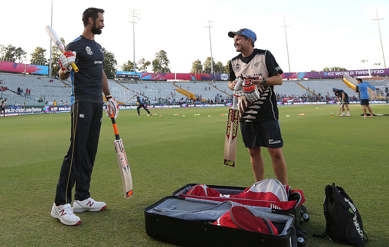Grant Elliott and Mike Hesson at training, Mohali, March 22, 2016