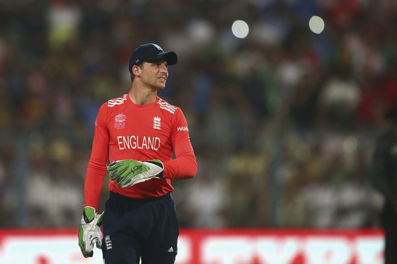 Jos Buttler dived forward to catch a nick from Marlon Samuels, but he fell short, England v West Indies, World T20, final, Kolkata, April 3, 2016