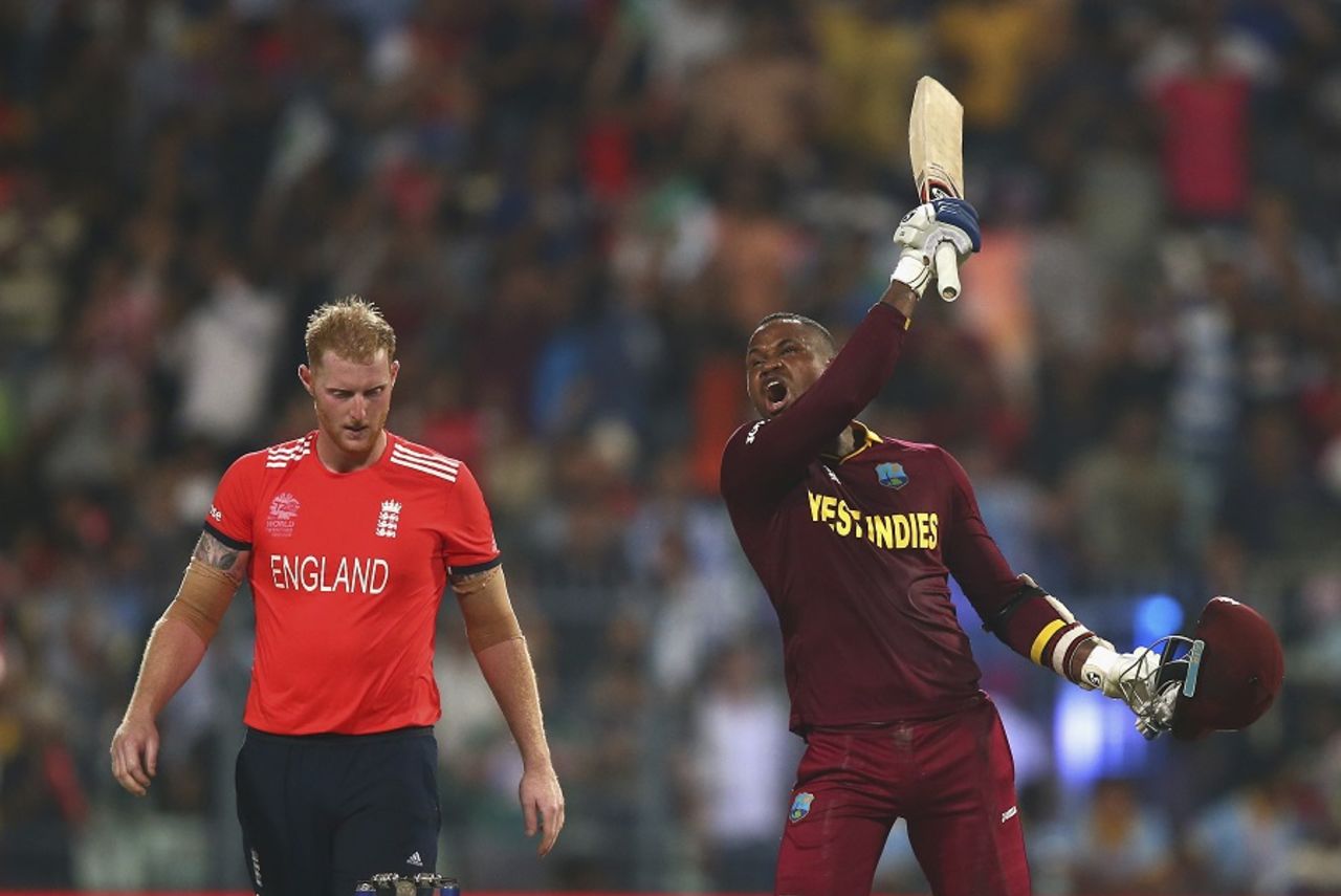 Marlon Samuels is ecstatic after one of Carlos Brathwaite's sixes in the last over, England v West Indies, World T20, final, Kolkata, April 3, 2016 