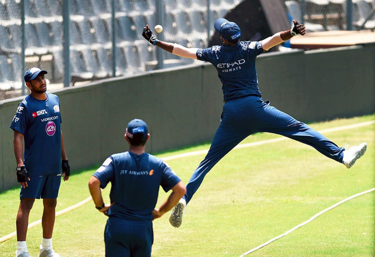 Mumbai Indians practise their boundary catching, Mumbai, April 8, 2016
