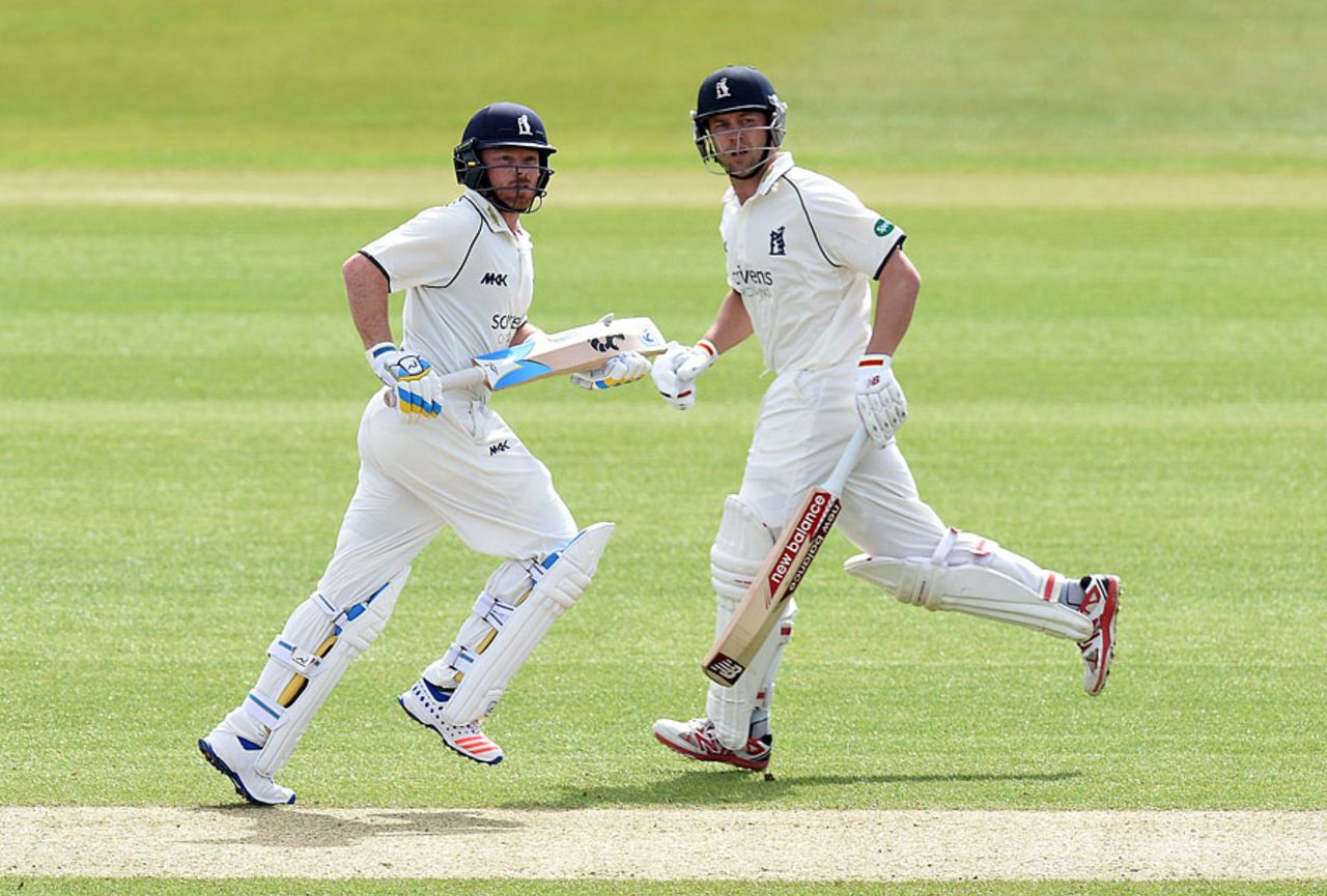 Ian Bell and Jonathan Trott run between the wickets, Hampshire v Warwickshire, Specsavers County Championship, Division One, Ageas Bowl, 3rd day, April 12, 2016
