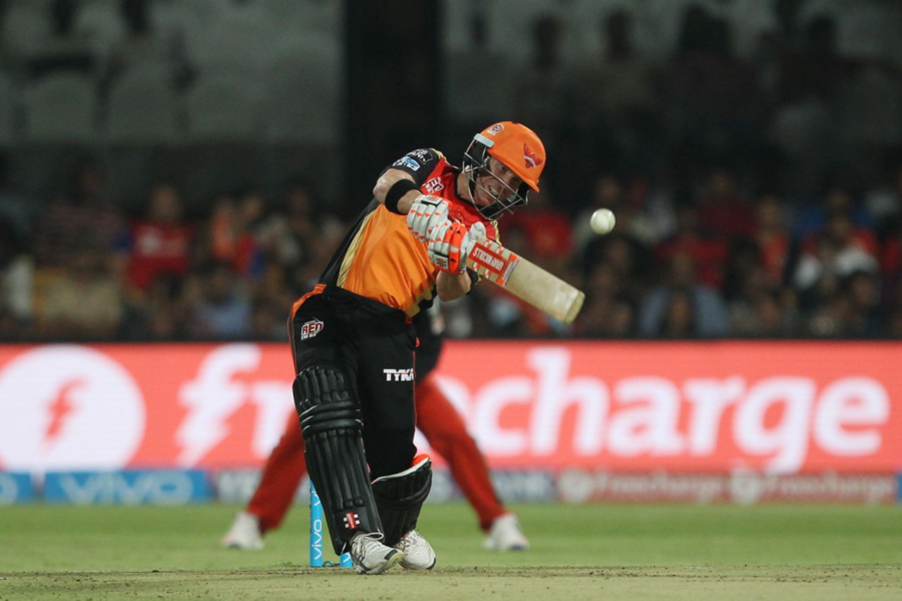 David Warner takes the aerial route over long-on, Royal Challengers Bangalore v Sunrisers Hyderabad, IPL 2016, Bangalore, April 12, 2016