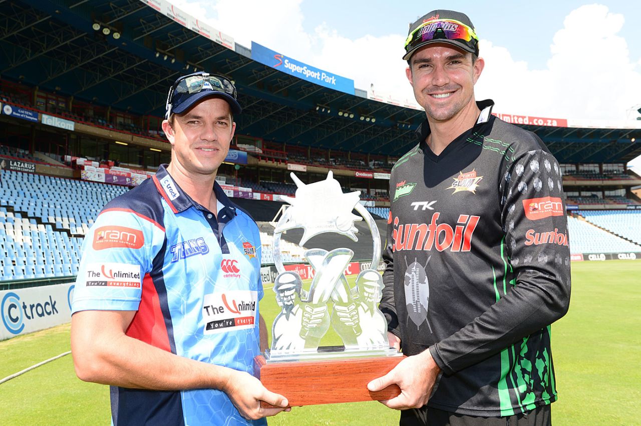 Albie Morkel and Kevin Pietersen with the Ram Slam Trophy ahead of the final, Centurion, December 11, 2015