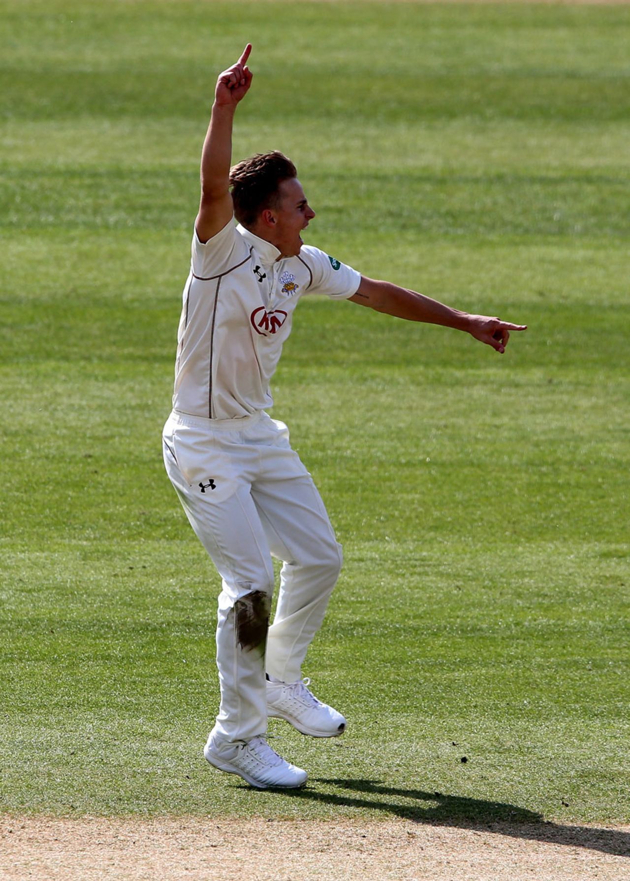 Tom Curran picked up three wickets in seven balls, Nottinghamshire v Surrey, Specsavers County Championship, Division One, Trent Bridge, 4th day, April 13, 2016