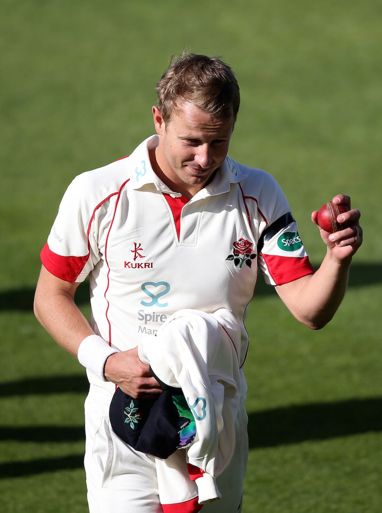 Neil Wagner takes the acclaim for his six-wicket haul, Lancashire v Nottinghamshire, Specsavers County Championship, Division One, Old Trafford, 1st day, April 17, 2016