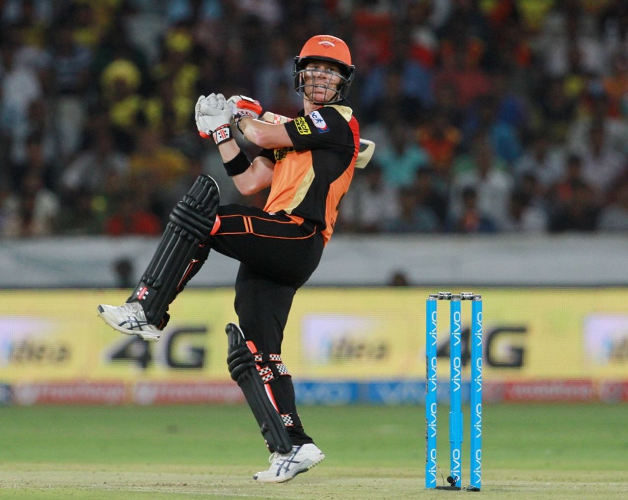 David Warner made his second half-century in three matches, Sunrisers Hyderabad v Mumbai Indians, IPL 2016, Hyderabad, April 18, 2016