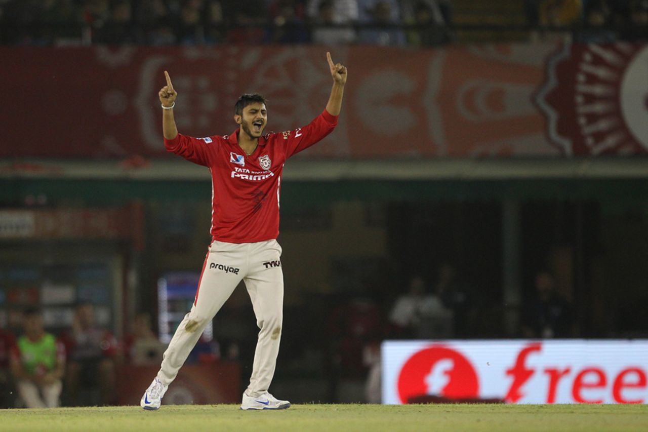 Axar Patel took two wickets as Kolkata Knight Riders approached the target, Kings XI Punjab v Kolkata Knight Riders, IPL 2016, Mohali, April 19, 2016
