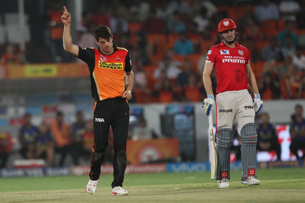 Moises Henriques struck twice in the tenth over, Sunrisers Hyderabad v Kings XI Punjab, IPL 2016, Hyderabad, April 23, 2016