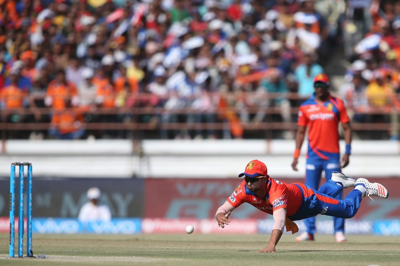 Suresh Raina puts in the dive as he attempts a run out, Gujarat Lions v Royal Challengers Bangalore, IPL 2016, Rajkot, April 24, 2016