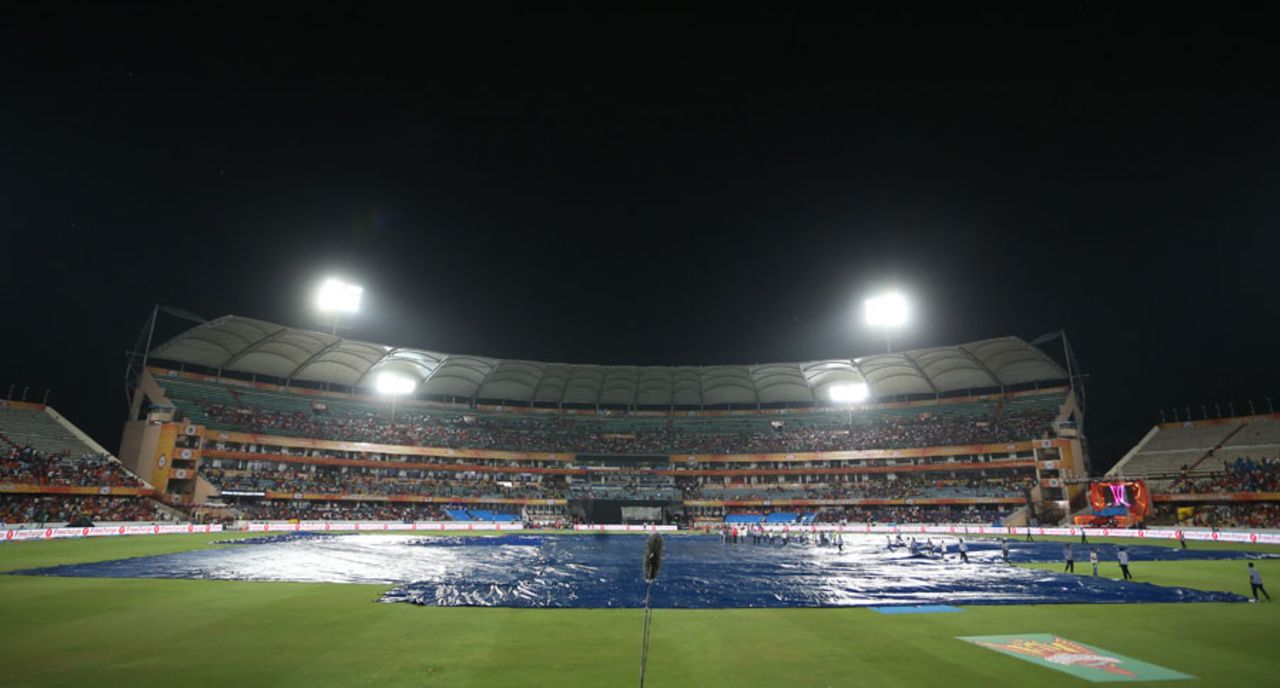 Steady rain interrupted the start of play, Sunrisers Hyderabad v Rising Pune Supergiants, IPL 2016, Hyderabad, April 26, 2016