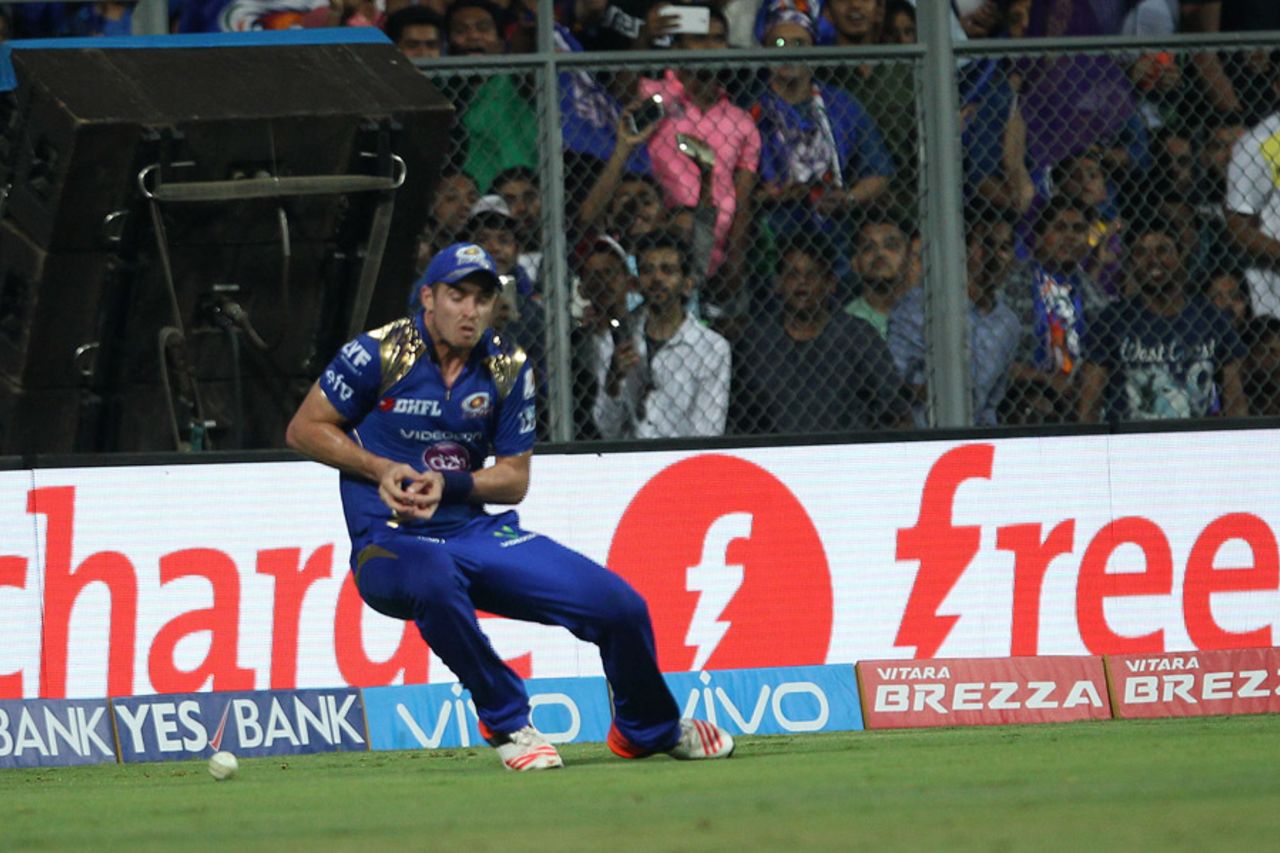 Tim Southee dropped catches off successive balls, Mumbai Indians v Kolkata Knight Riders, IPL 2016, Mumbai, April 28, 2016
