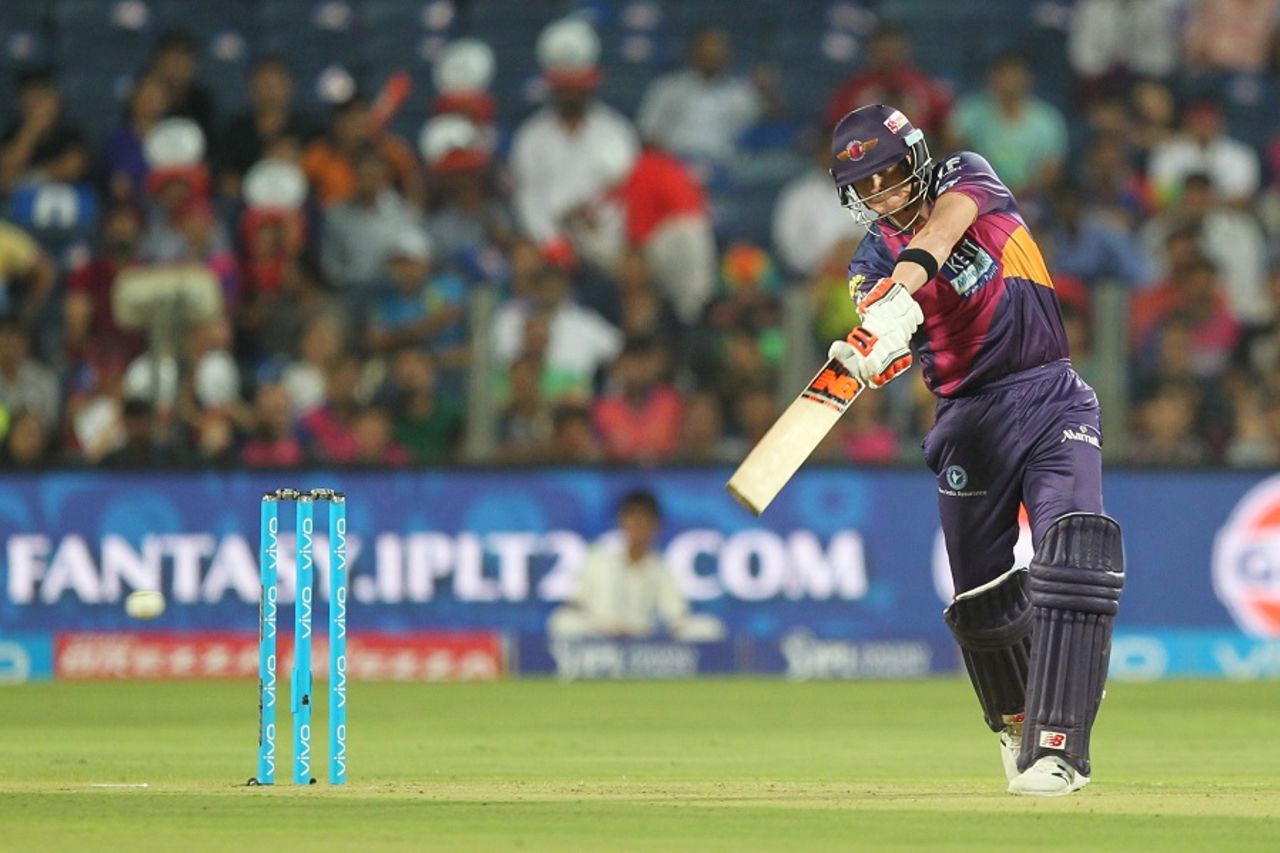 Steven Smith goes inside-out through covers, Rising Pune Supergiants v Gujarat Lions, IPL 2016, Pune, April 29, 2016