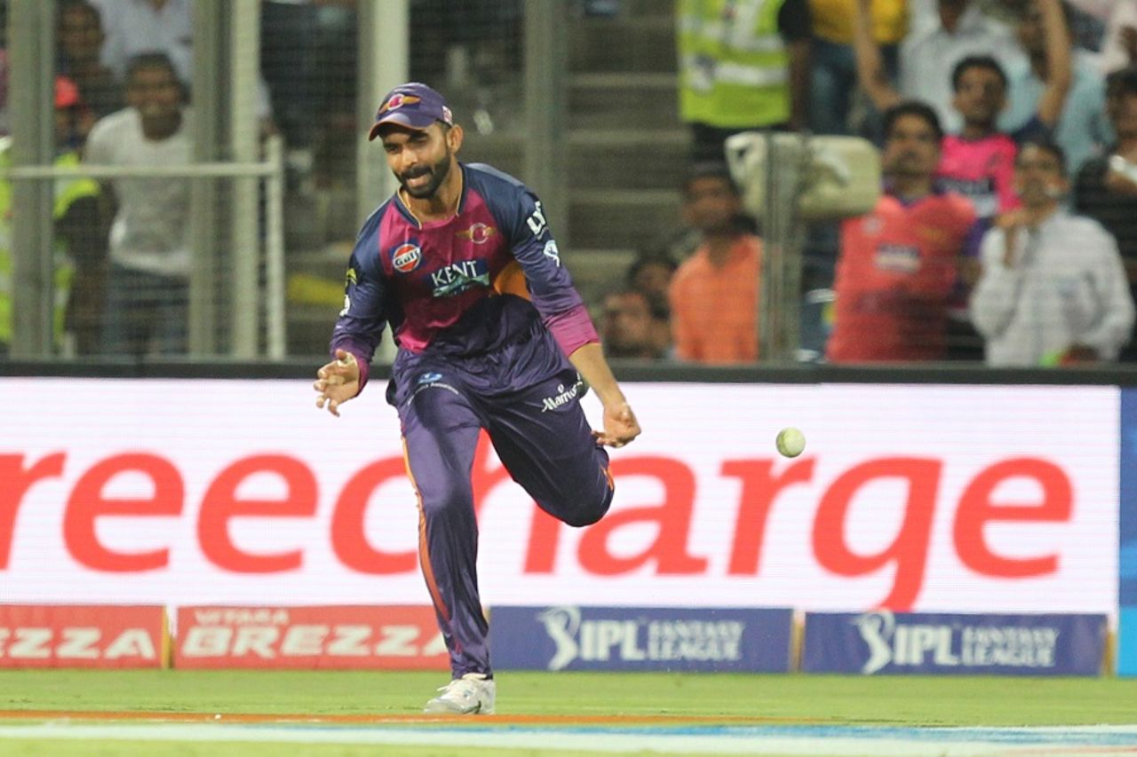 Ajinkya Rahane's attempt to take a catch goes in vain as the ball dies in front of him, Rising Pune Supergiants v Gujarat Lions, IPL 2016, Pune, April 29, 2016