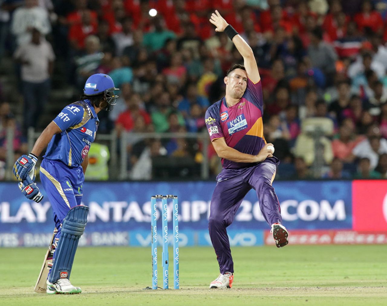 Scott Boland bowls on his IPL debut, Rising Pune Supergiants v Mumbai Indians, IPL 2016, Pune, May 1, 2016