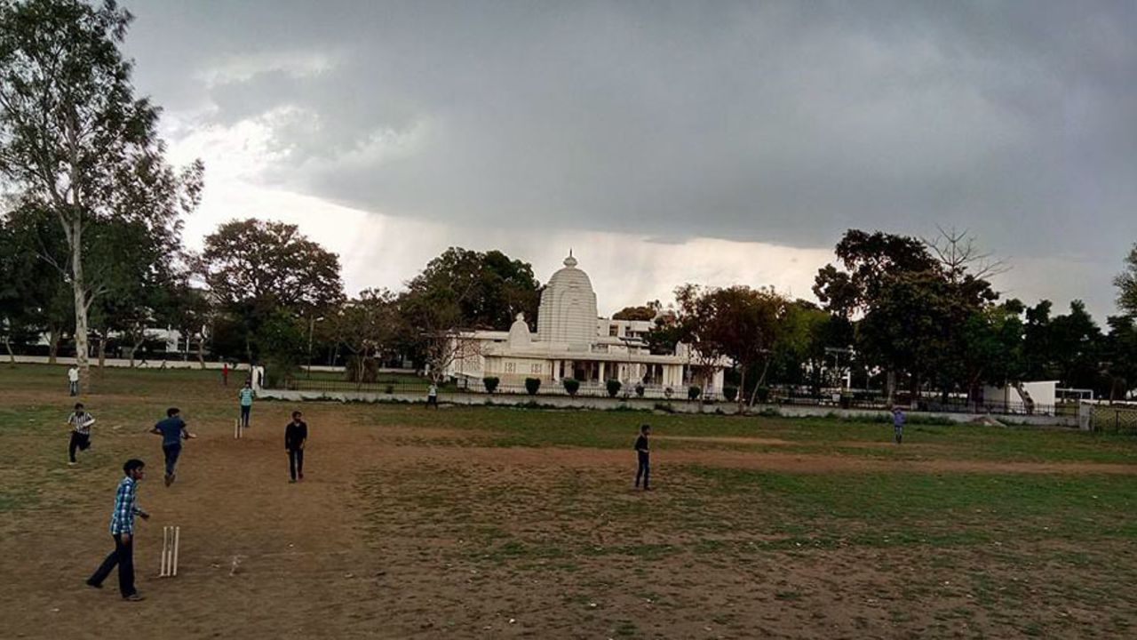 <b>Ankur Agrawal:</b> A college cricket match on a cloudy day at Saraswati temple ground in IIT Roorkee, India
