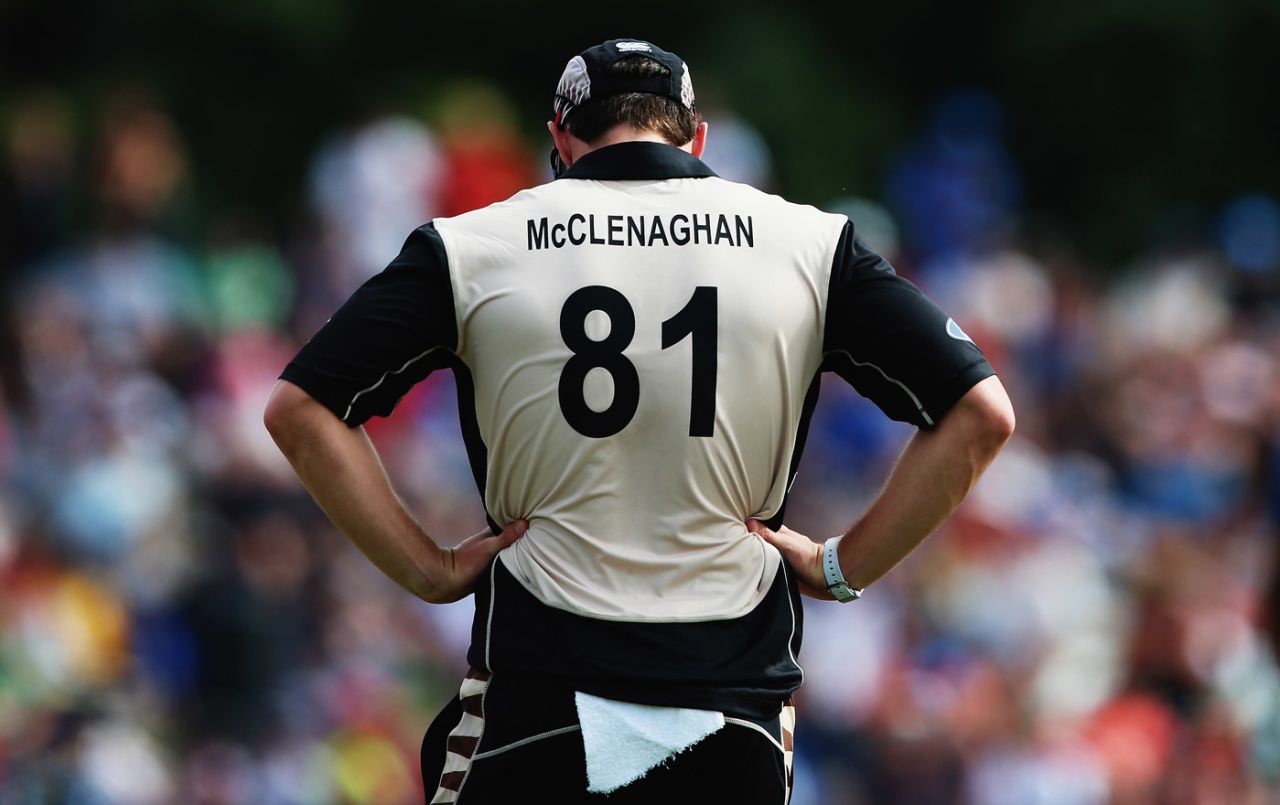 Mitchell McClenaghan looks on, New Zealand v Sri Lanka, 1st T20I,  Mount Maunganui, January 7, 2016