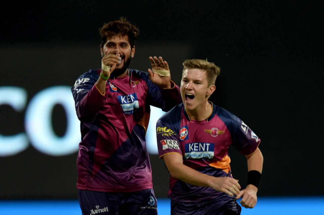 Adam Zampa struck twice in one over on his IPL debut, Royal Challengers Bangalore v Rising Pune Supergiants, IPL 2016, Bangalore, May 7, 2016