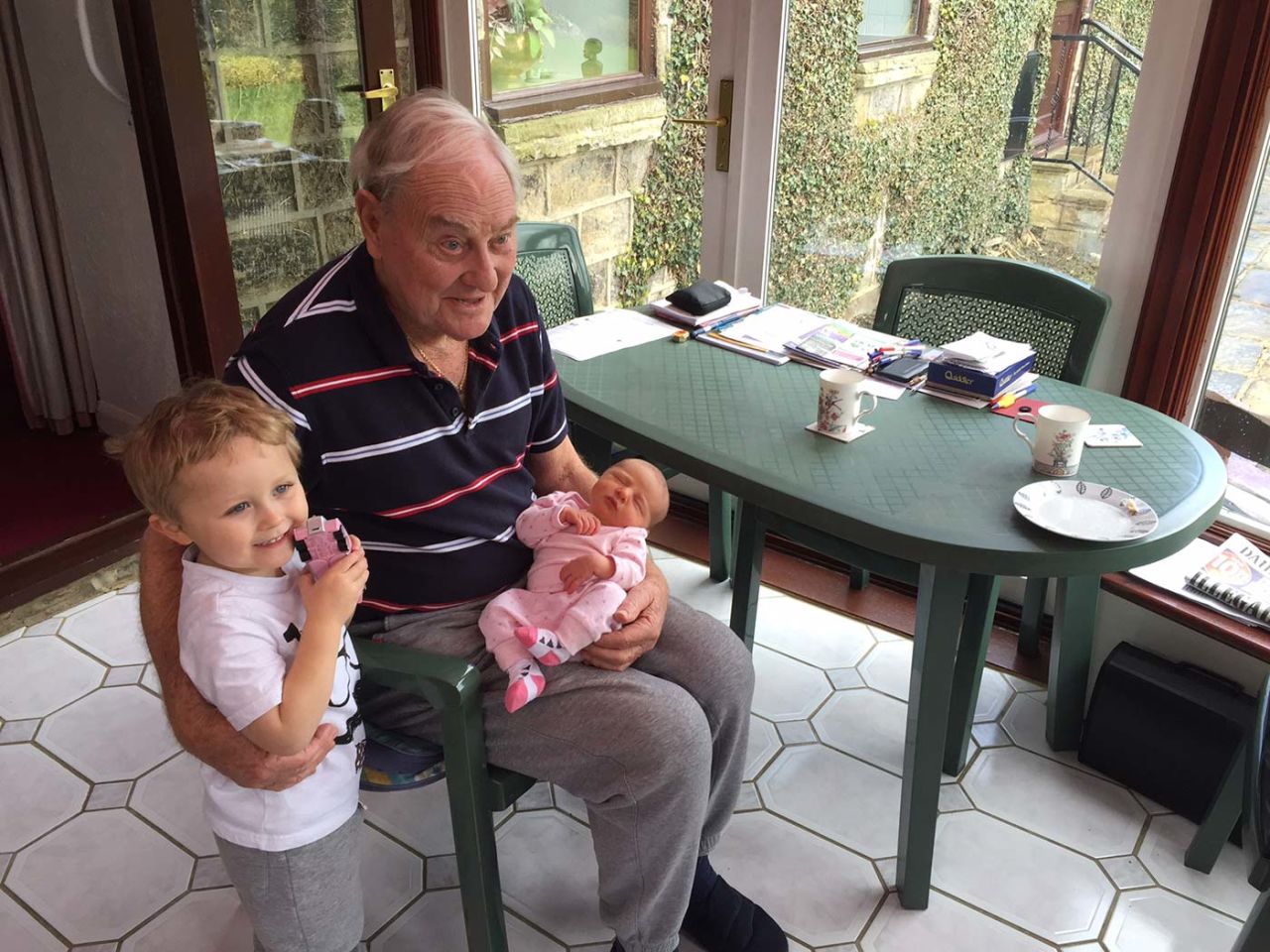Ray Illingworth with his great-grandchildren, March 2016