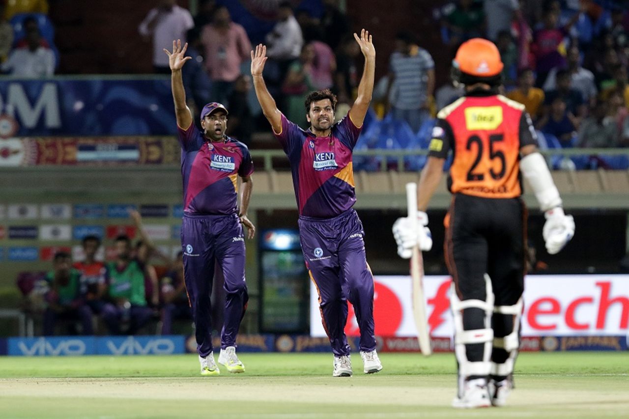 RP Singh and R Ashwin appeal for the wicket of David Warner, Rising Pune Supergiants v Sunrisers Hyderabad, IPL 2016, Visakhapatnam, May 10, 2016
