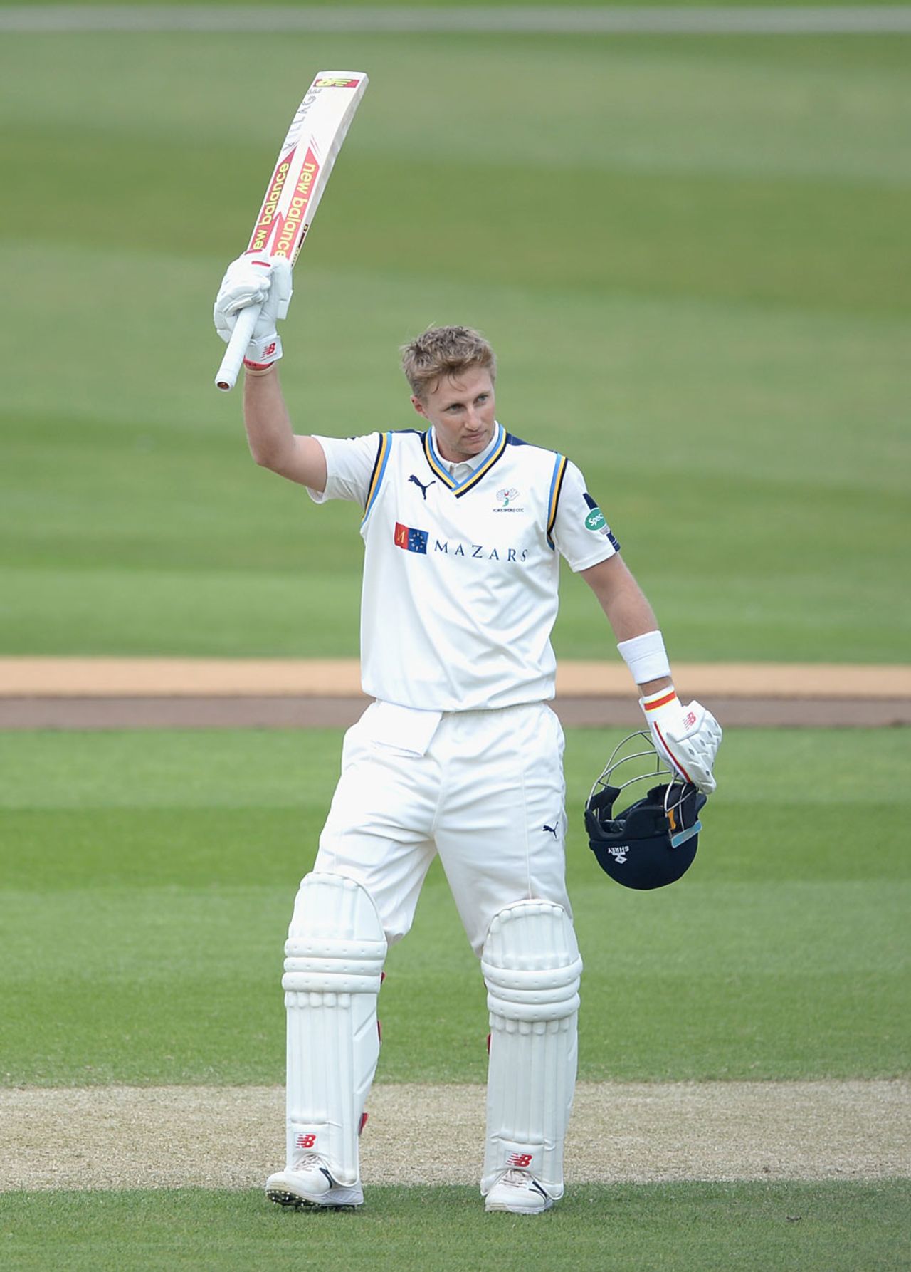 Joe Root reached his double century, Yorkshire v Nottinghamshire, County Championship, Division One, Headingley, 3rd day, May 10, 2016
