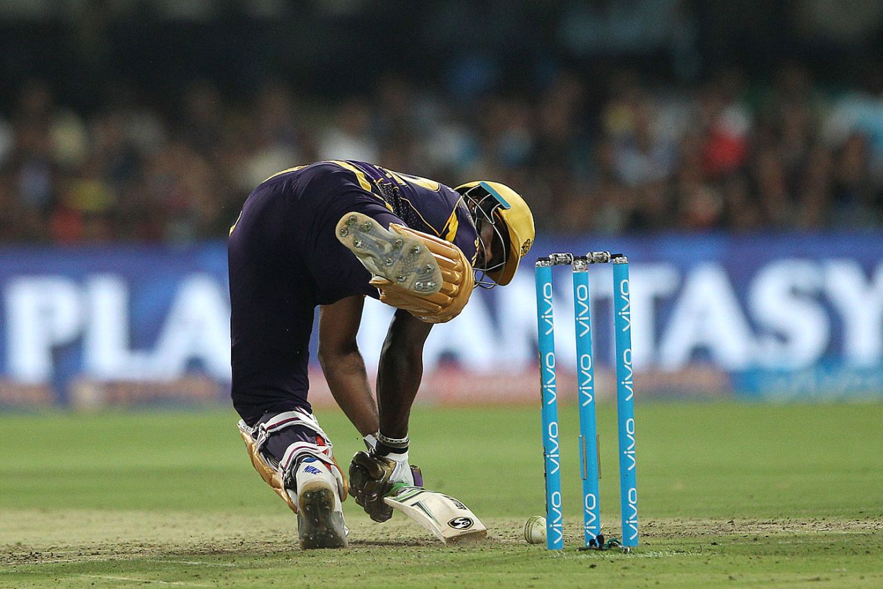 Andre Russell manages to keep out a yorker, Royal Challengers Bangalore v Kolkata Knight Riders, IPL 2016, Bangalore, May 2, 2016
