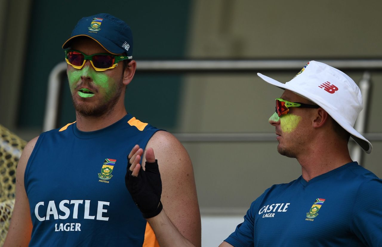 Kyle Abbott and Dale Steyn have a chat, Rajkot, October 17, 2015