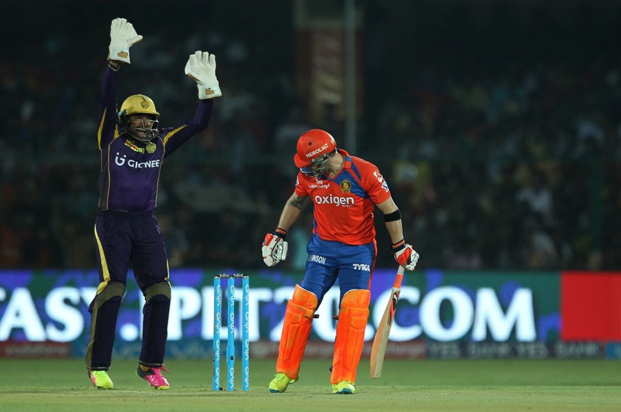 Robin Uthappa appeals for the wicket of Brendon McCullum, Gujarat Lions v Kolkata Knight Riders, IPL 2016, Kanpur, May 19, 2016