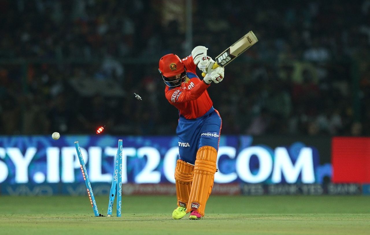 Dinesh Karthik is cleaned up by Morne Morkel, Gujarat Lions v Kolkata Knight Riders, IPL 2016, Kanpur, May 19, 2016