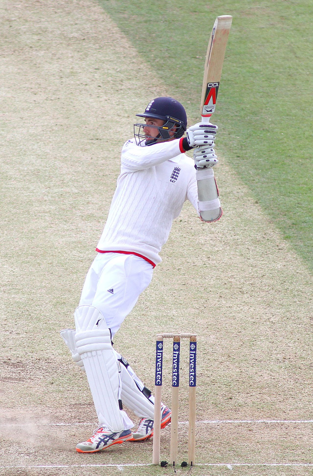 Steven Finn played a few impressive strokes, England v Sri Lanka, 1st Test, Headingley, 2nd day, May 20, 2016