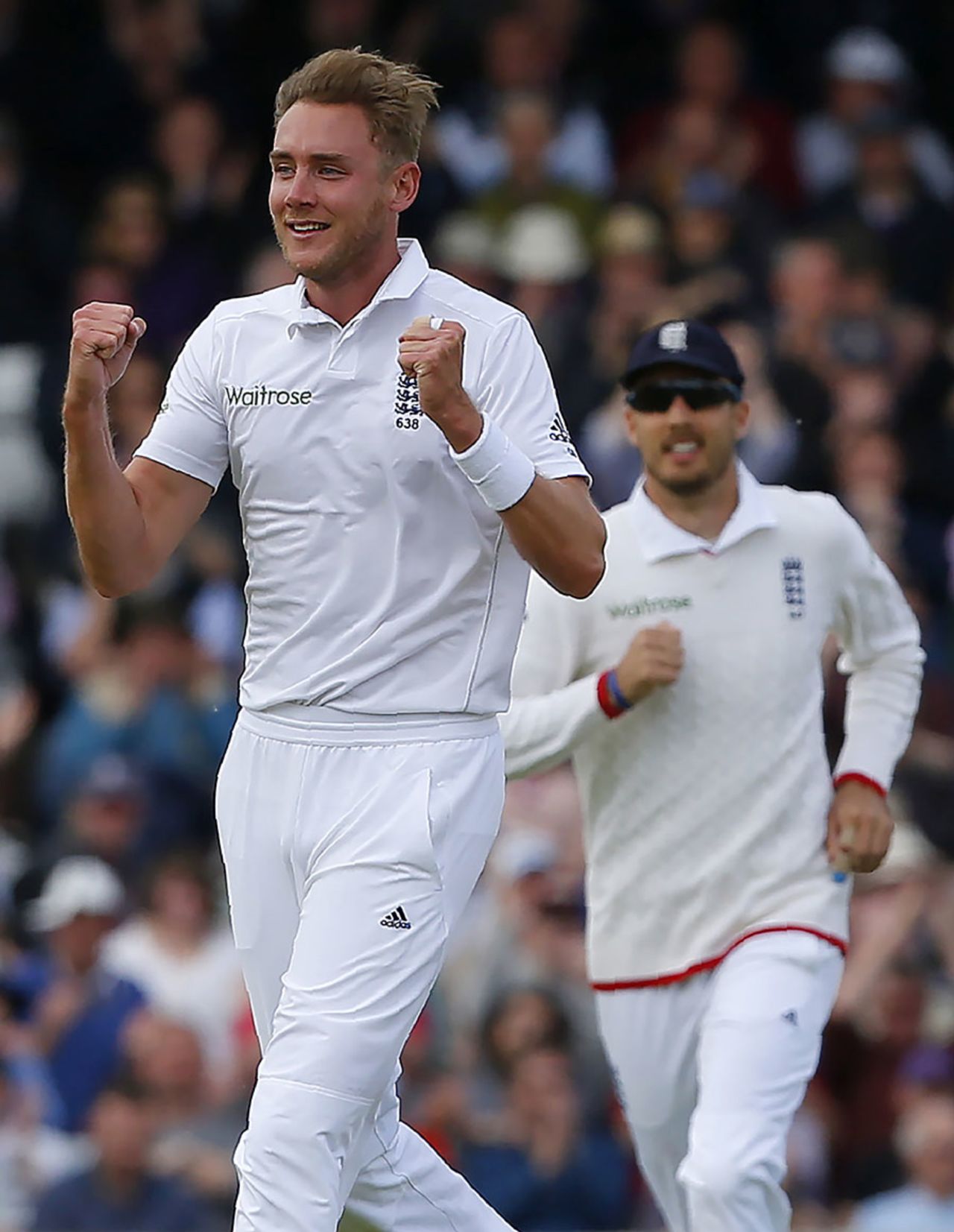 Stuart Broad picked up two wickets in three balls, England v Sri Lanka, 1st Test, Headingley, 2nd day, May 20, 2016