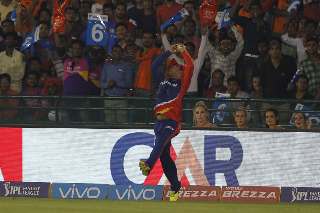 Pawan Negi takes a catch at deep midwicket to get rid of Moises Henriques, Delhi Daredevils v Sunrisers Hyderabad, IPL 2016, Raipur, May 20, 2016