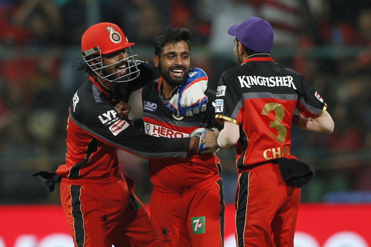 Iqbal Abdulla is mobbed by his team-mates after taking a wicket, Gujarat Lions v Royal Challengers Bangalore, IPL 2016, Qualifier 1, Bangalore, May 24, 2016