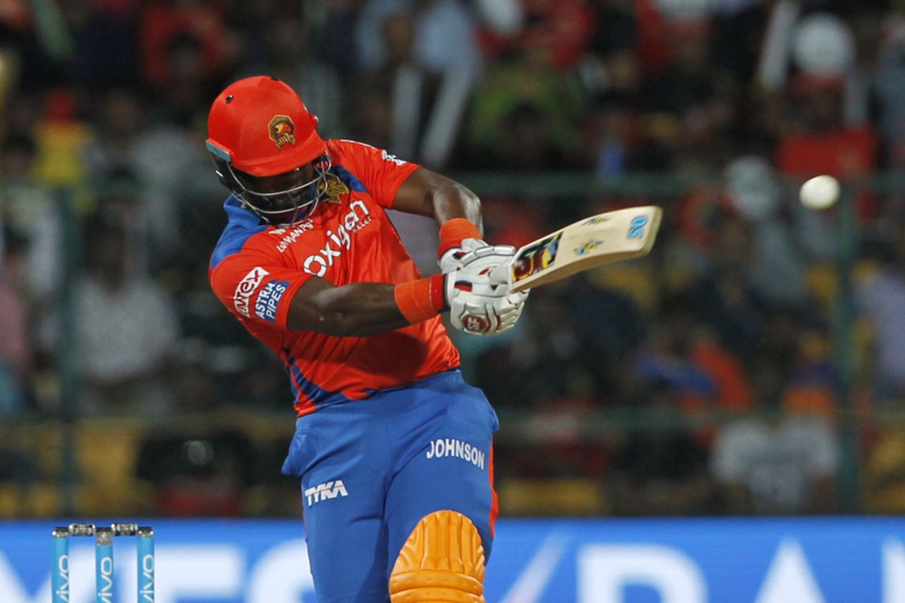 Dwayne Smith plays a meaty pull, Gujarat Lions v Royal Challengers Bangalore, IPL 2016, Qualifier 1, Bangalore, May 24, 2016