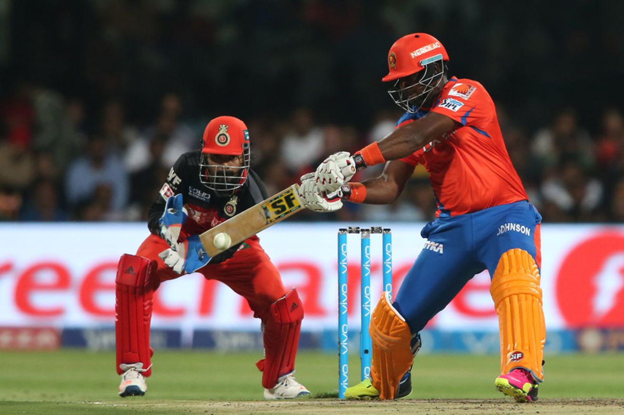 Dwayne Smith cuts through the off side, Gujarat Lions v Royal Challengers Bangalore, IPL 2016, Qualifier 1, Bangalore, May 24, 2016