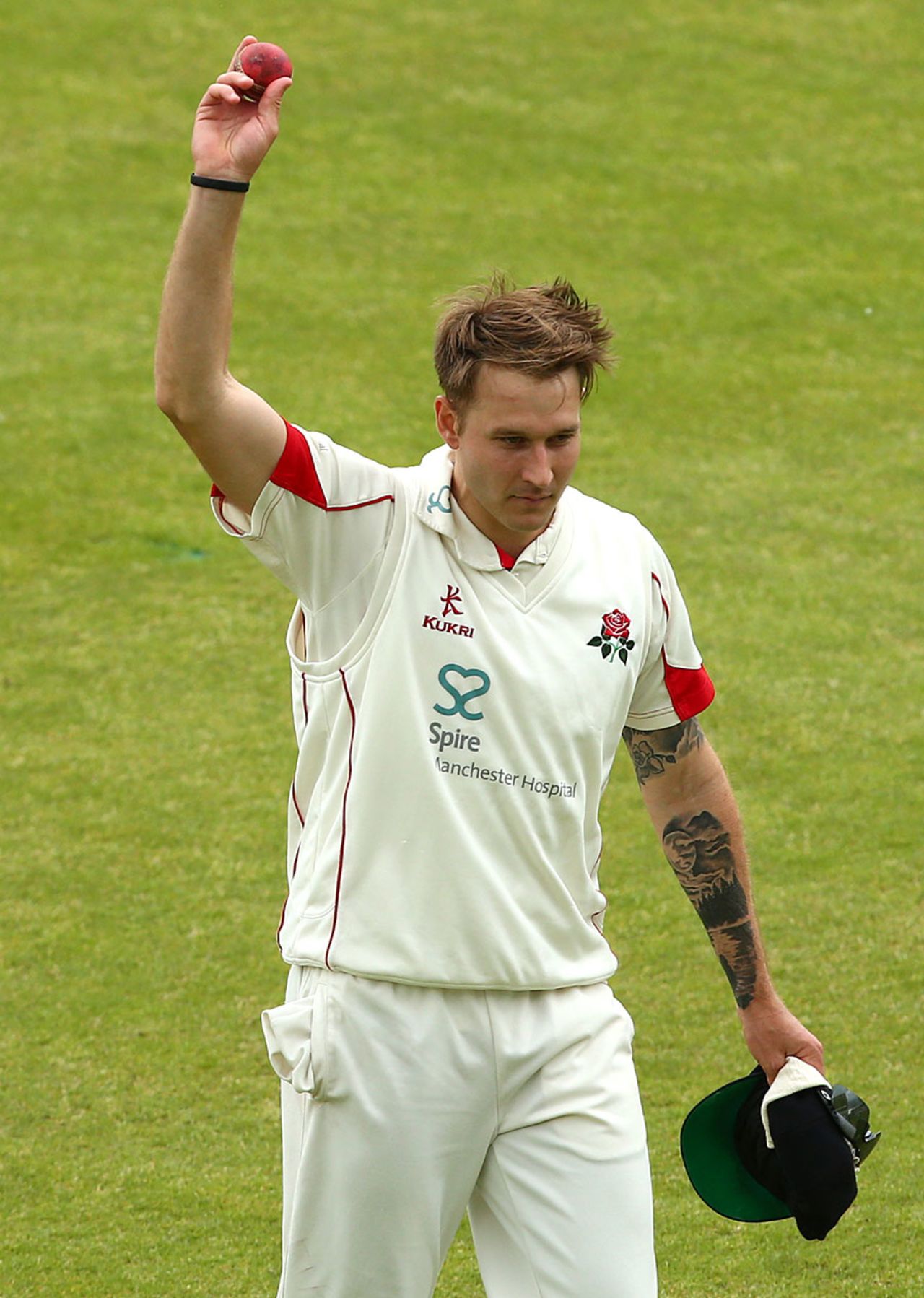 Kyle Jarvis salutes the applause, Lancashire v Surrey, County Championship, Division One, Old Trafford, 3rd day, May 24, 2016