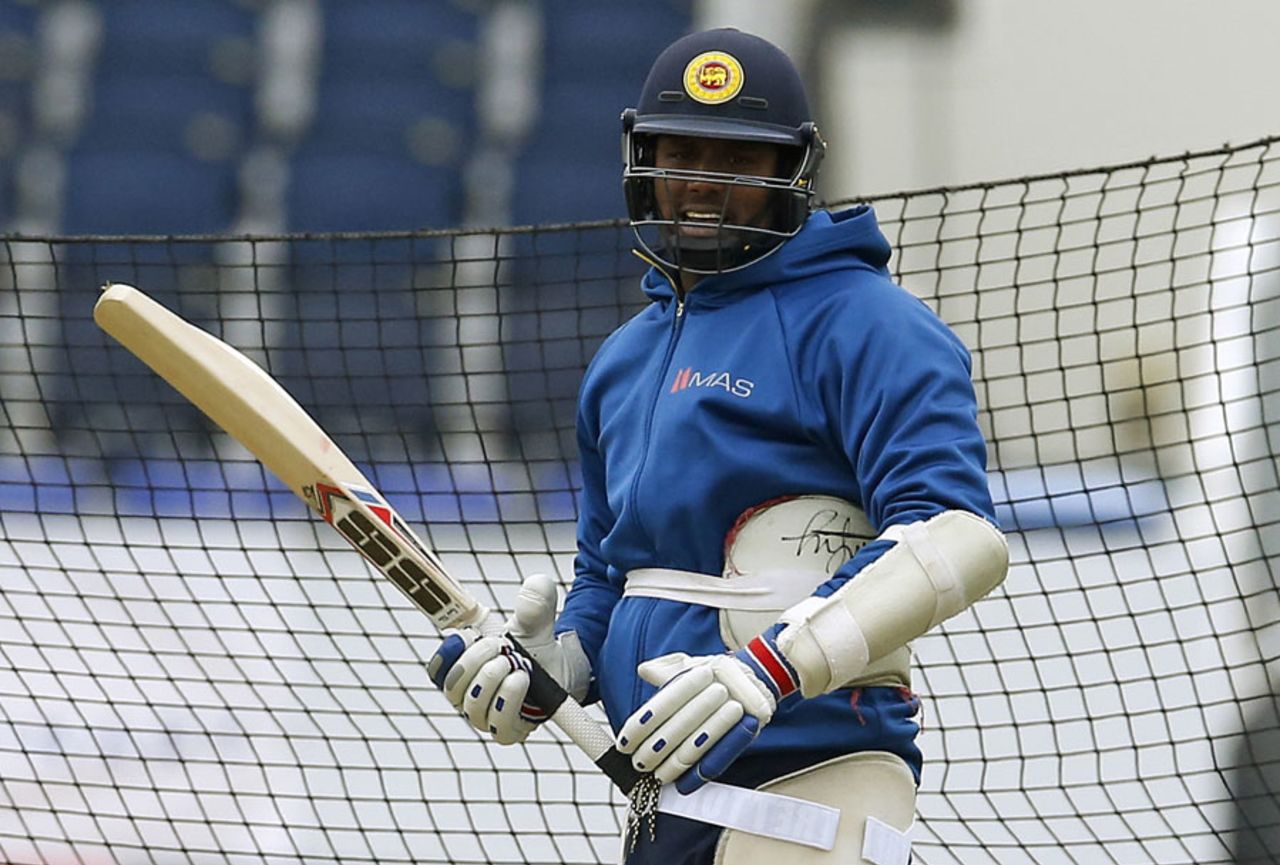 Angelo Mathews strapped on plenty of layers for Sri Lanka's net session, Chester-le-Street, May 25, 2016