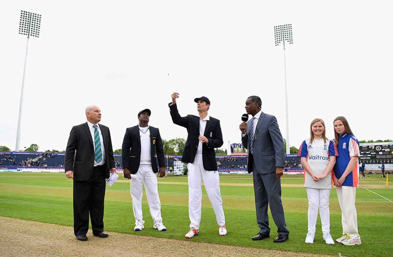 Alastair Cook wins the toss and chooses to bat first, England v Sri Lanka, 2nd Test, Chester-le-Street, 1st day, May 27, 2016