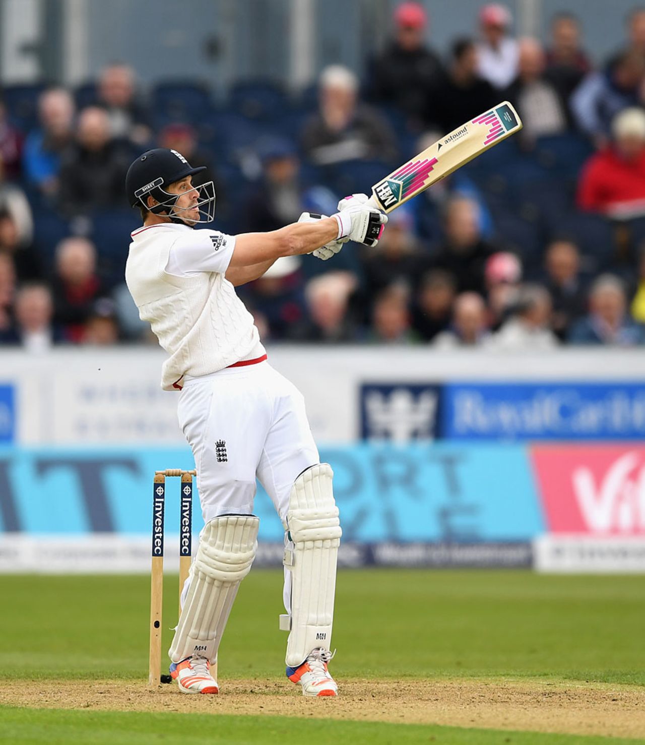 Nick Compton top edged a hook, England v Sri Lanka, 2nd Test, Chester-le-Street, 1st day, May 27, 2016