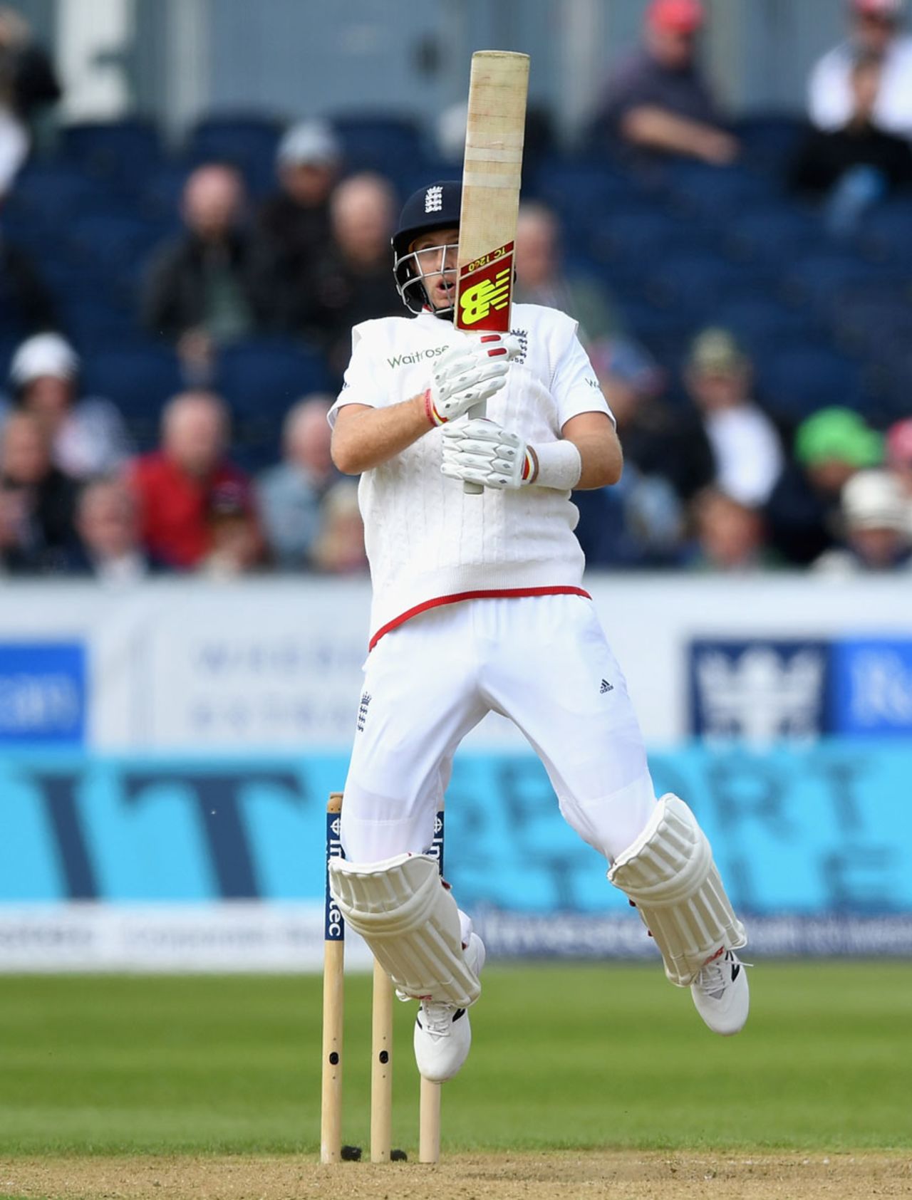 Joe Root was surprised by some extra bounce, England v Sri Lanka, 2nd Test, Chester-le-Street, 1st day, May 27, 2016
