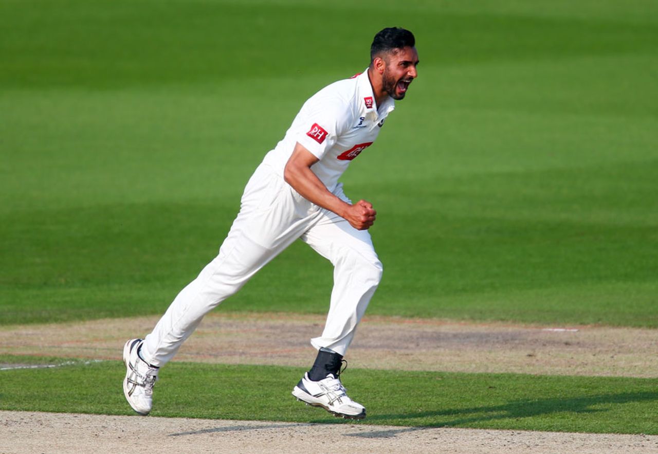Ajmal Shahzad delivered a three-wicket burst, Sussex v Derbyshire, County Championship, Division Two, Hove, 1st day, May 28, 2016