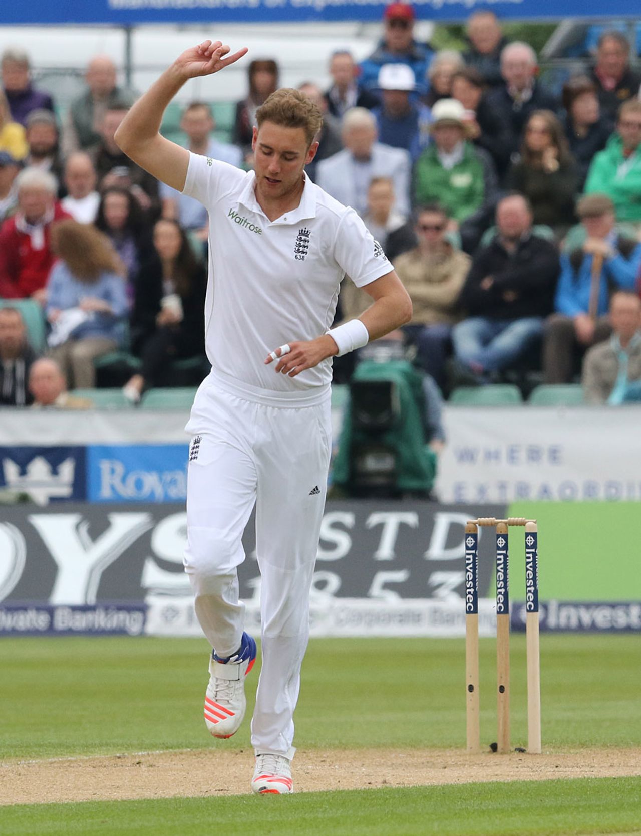 Stuart Broad struck in the first over of the third day, England v Sri Lanka, 2nd Test, Chester-le-Street, 3rd day, May 29, 2016
