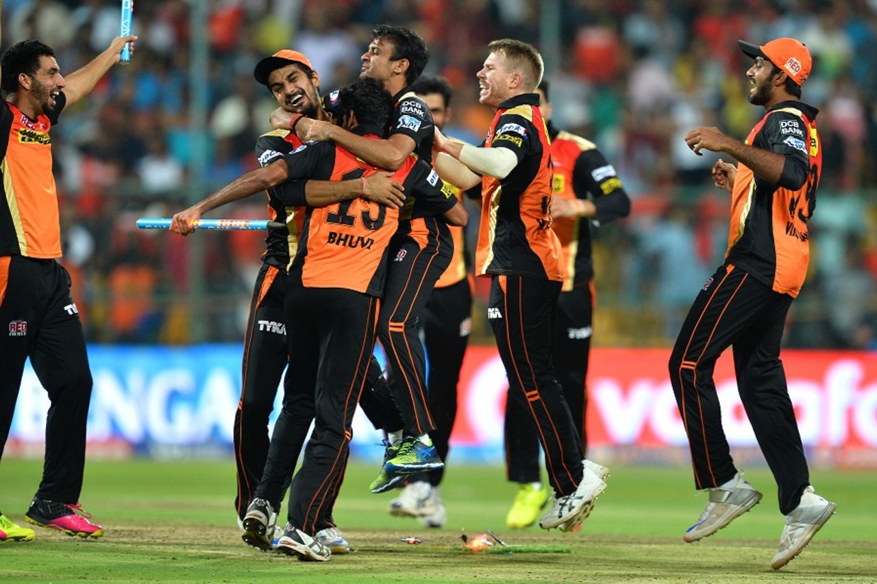 Sunrisers Hyderabad celebrate after clinching their maiden IPL title, Royal Challengers Bangalore v Sunrisers Hyderabad, IPL 2016, final, Bangalore, May 29, 2016