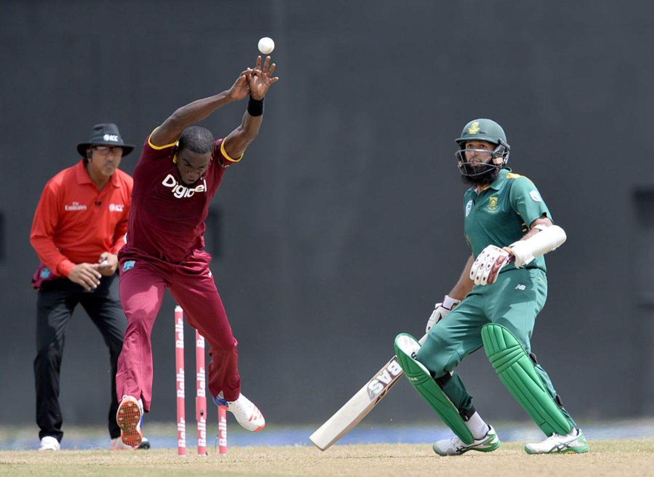 Jerome Taylor fails to field off his bowling, West Indies v South Africa, ODI tri-series, 1st match, Providence, June 3, 2016