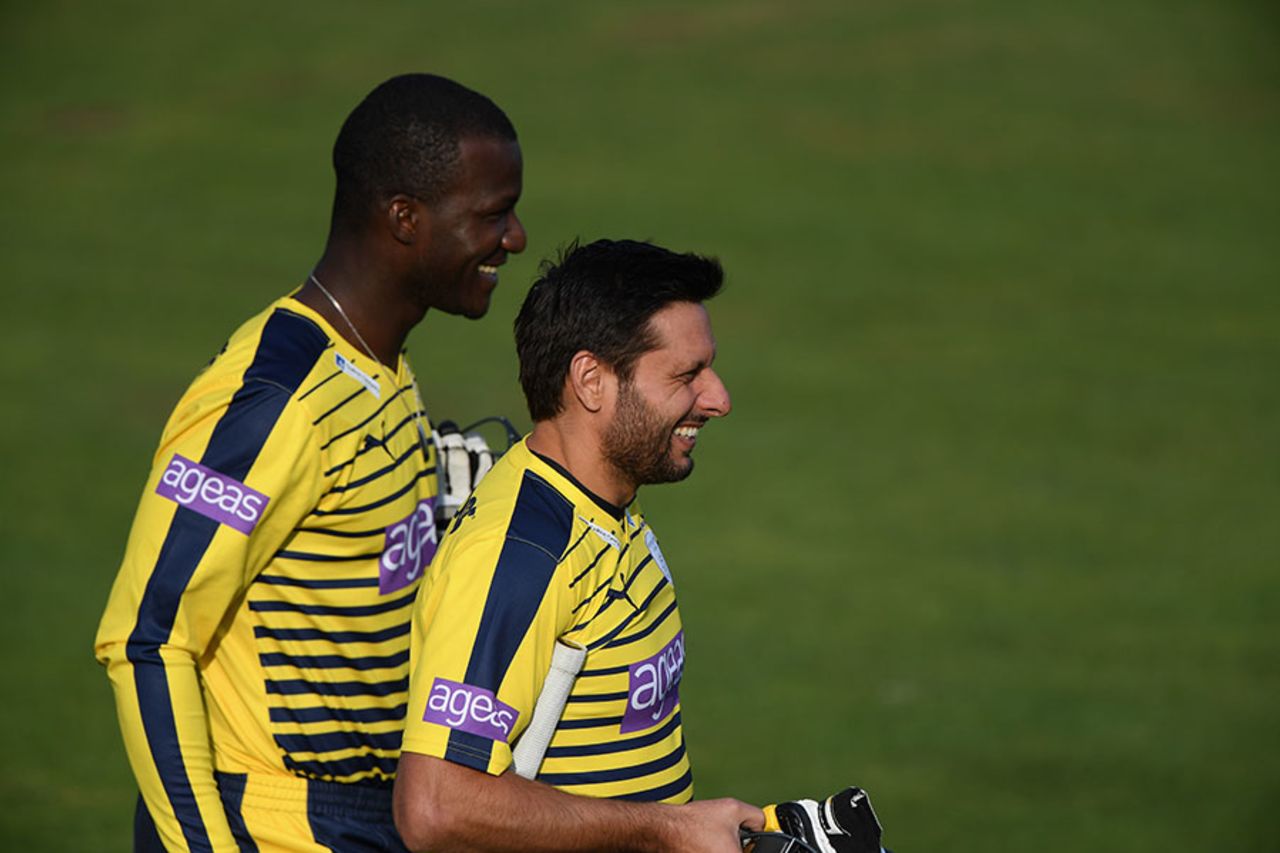 Darren Sammy and Shahid Afridi in action for Hampshire in the NatWest T20 Blast, Glamorgan v Hampshire, Cardiff, June 3, 2016
